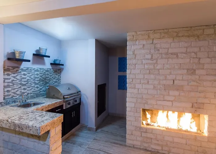 Irresistible 2bd Ph Close To